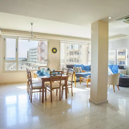 Vila Imagine You And Your Family Renting This Perfect Holiday Apartment Minutes From The Beach, Larnaca Apartment 1390 Larnaca