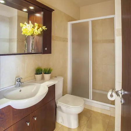 Imagine You And Your Family Renting This Perfect Holiday Apartment Minutes From The Beach, Larnaca Apartment 1390 * Larnaca