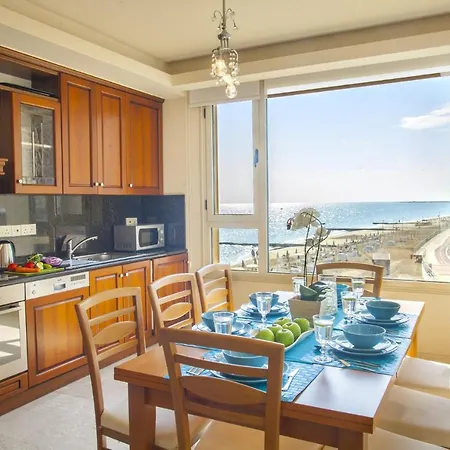 Imagine You And Your Family Renting This Perfect Holiday Apartment Minutes From The Beach, Larnaca Apartment 1390